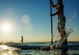 Aproveite as férias para praticar Stand up paddle